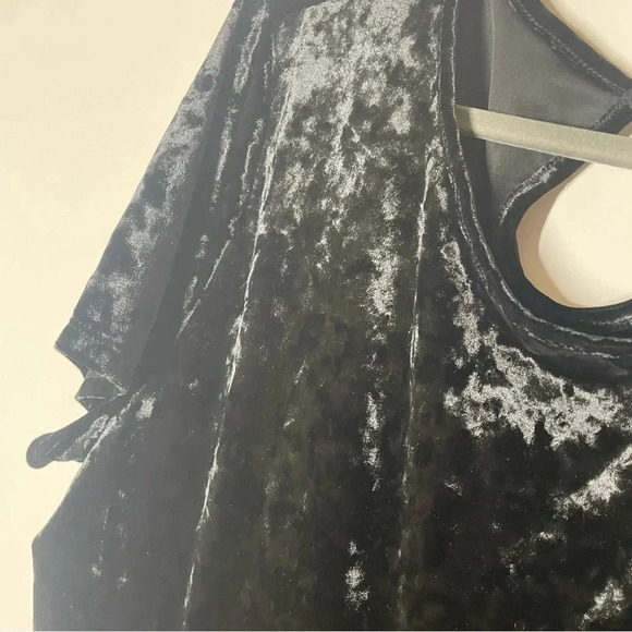 Torrid Full Length Crushed Velvet Short Sleeve Catsuit Size 4 - Picture 7 of 12